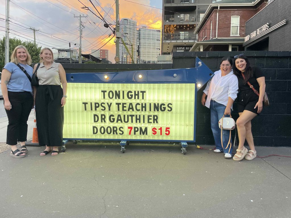Isabel speaks at the Blue Room